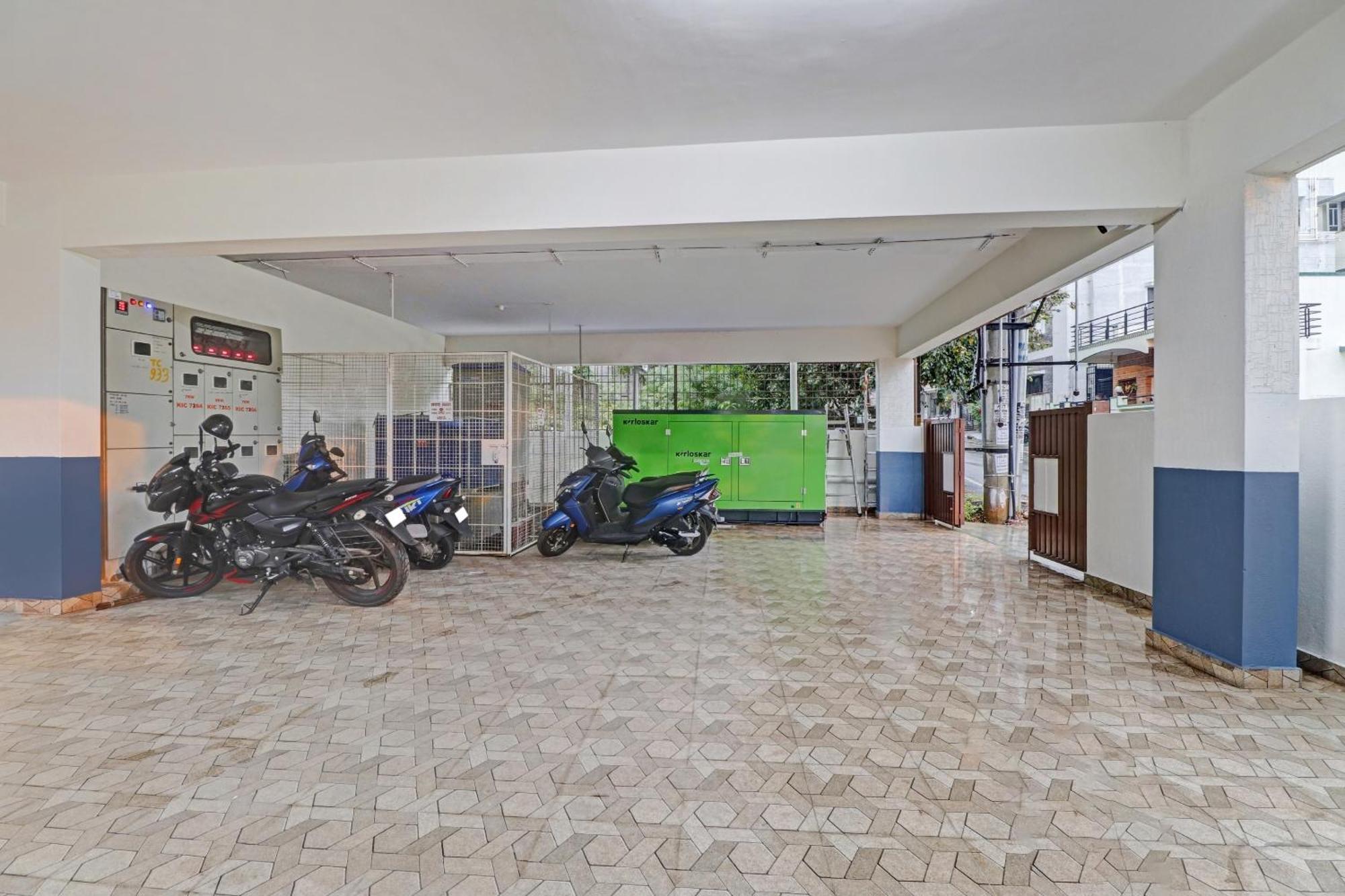 Super Collection O Global Stay Near Kengeri Bus Terminal Metro Station バンガロール エクステリア 写真